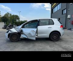 VOLKSWAGEN GOLF per ricambi usati CAY