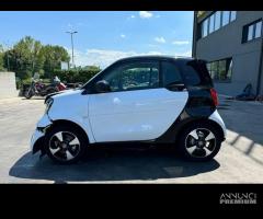 SMART FORTWO EQ per ricambi usati 5AL60