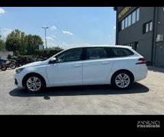 PEUGEOT 308 per ricambi usati YH01 - 4