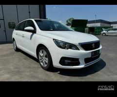 PEUGEOT 308 per ricambi usati YH01 - 9