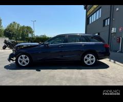 MERCEDES C200 W205 BLUETEC per ricambi usati R9M - 4