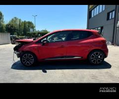 RENAULT CLIO per ricambi usati K9KE6 - 4