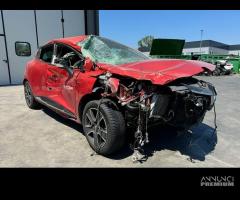 RENAULT CLIO per ricambi usati K9KE6 - 9