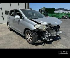 HONDA FR-V per ricambi usati D17A2 - 9