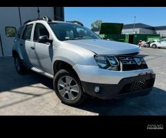 DACIA DUSTER per ricambi usati H4MD7 - 9