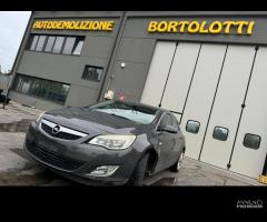 OPEL ASTRA J per ricambi usati A16XER