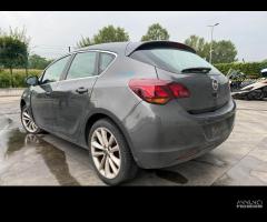 OPEL ASTRA J per ricambi usati A16XER