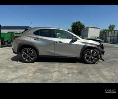 LEXUS UX 250H per ricambi usati M20A - 8