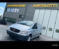 MERCEDES VITO 112 CDI per ricambi usati 646982 - 1