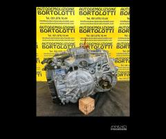 PEUGEOT 5008 cambio automatico usato YH01 - 4