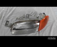 FARO ANTERIORE FIAT Punto Berlina 5P 76B2.000 (93\u003e