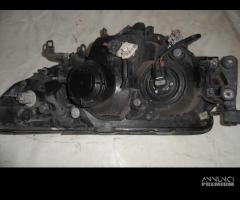 FARO ANTERIORE SUBARU Forester 2Ã‚Â° Serie 84001SA49