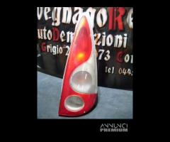 FARO posteriore DESTRO TOYOTA YARIS VERS0 1999-05 - 2