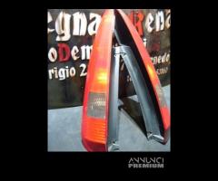 FANALE FARO posteriore FORD FUSION 5 PORTE 2002-06