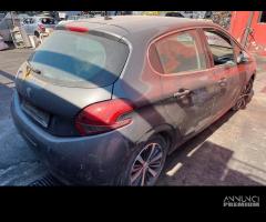 Ricambi Peugeot 208 1.4 HDI 8V 2013 8H01