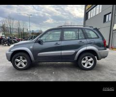 TOYOTA RAV4 per ricambi usati 1CDFTV - 4