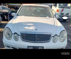 Ricambi Mercedes Classe E W211 270CDI 647961 - 1