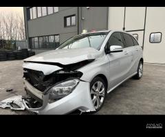 MERCEDES-BENZ B180 W246 per ricambi usati 651901