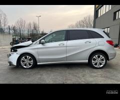 MERCEDES-BENZ B180 W246 per ricambi usati 651901