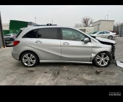 MERCEDES-BENZ B180 W246 per ricambi usati 651901 - 8