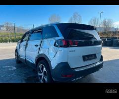 PEUGEOT 5008 7 POSTI per ricambi usati YH01