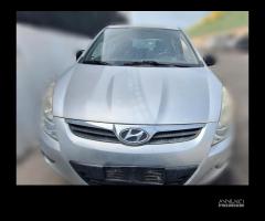 Ricambi hyundai i20 1.2 benz 2010 G4LA