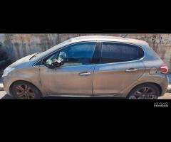 Ricambi Peugeot 208 2017 1.6 HDi 9HP - 2