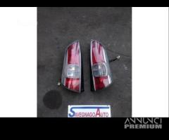 Daihatsu sirion 5p faro fanale posteriore - 1