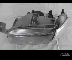 FARO ANTERIORE SINISTRO FIAT Punto Berlina 5P 4640 - 3