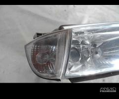 FARO ANTERIORE DESTRO SKODA Octavia Berlina 2Â° Se - 2