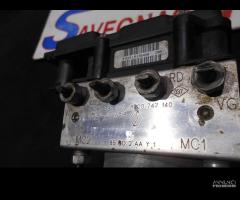 Centralina pompa abs renault clio iii 8200747140