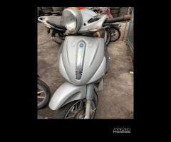 Ricambi Piaggio Beverly 500 2004