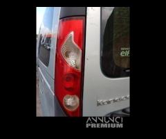 Fanale posteriore sinistro Renault Kangoo 2010