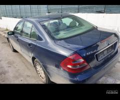 Ricambi Mercedes-Benz Classe E320 2006(W211)648961