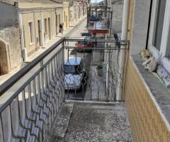 Palazzetto in buone condizioni su tre livelli