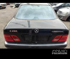 Ricambi MERCEDES CLASSE E 250 2.5cc D 1997 - 8