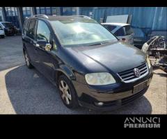 Ricambi VOLKSWAGEN TOURAN 1598cc FSI del 2003 - 2