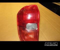 Fanale posteriore sinistro TOYOTA RAV 4 del 2002