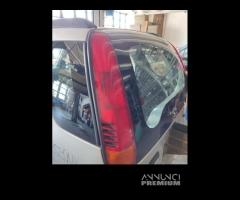 Fanale post sinistro DAIHATSU TERIOS 2000 - 1