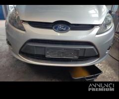 Paraurti anteriore FORD FIESTA del 2011 - 1