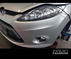 Paraurti anteriore FORD FIESTA del 2011