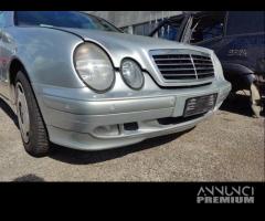 Paraurti anteriore MERCEDES-BENZ CLK 230 del 2000