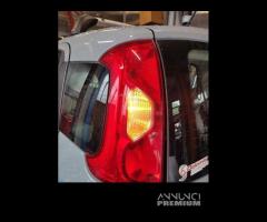 Fanale posteriore sinistro FIAT PANDA del 2018 - 1