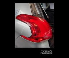 Fanale posteriore sinistro PEUGEOT 2008 del 2014