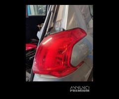 Fanale posteriore destro PEUGEOT 2008 del 2014 - 3