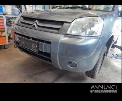 Paraurti anteriore CITROEN BERLINGO del 2006 - 4