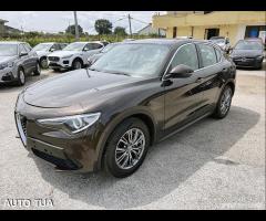 ALFA ROMEO STELVIO 150cv navi xenon pelle tetto