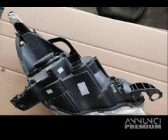 Proiettore sinistro CITROEN C3 del 2013 - 7