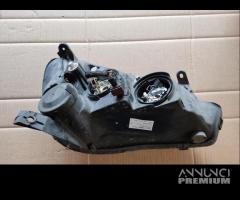 Proiettore sinistro OPEL COMBO del 2008 - 5