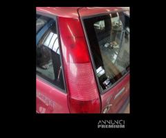 Fanale posteriore sinistro FIAT PUNTO 1 del 1997 - 1